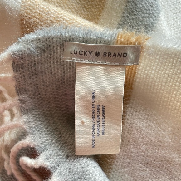 Lucky Brand cozy poncho wrap with open front - Picture 7 of 7